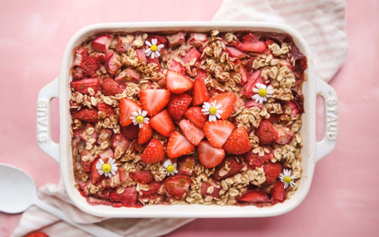 Strawberry Rhubarb Baked Oatmeal